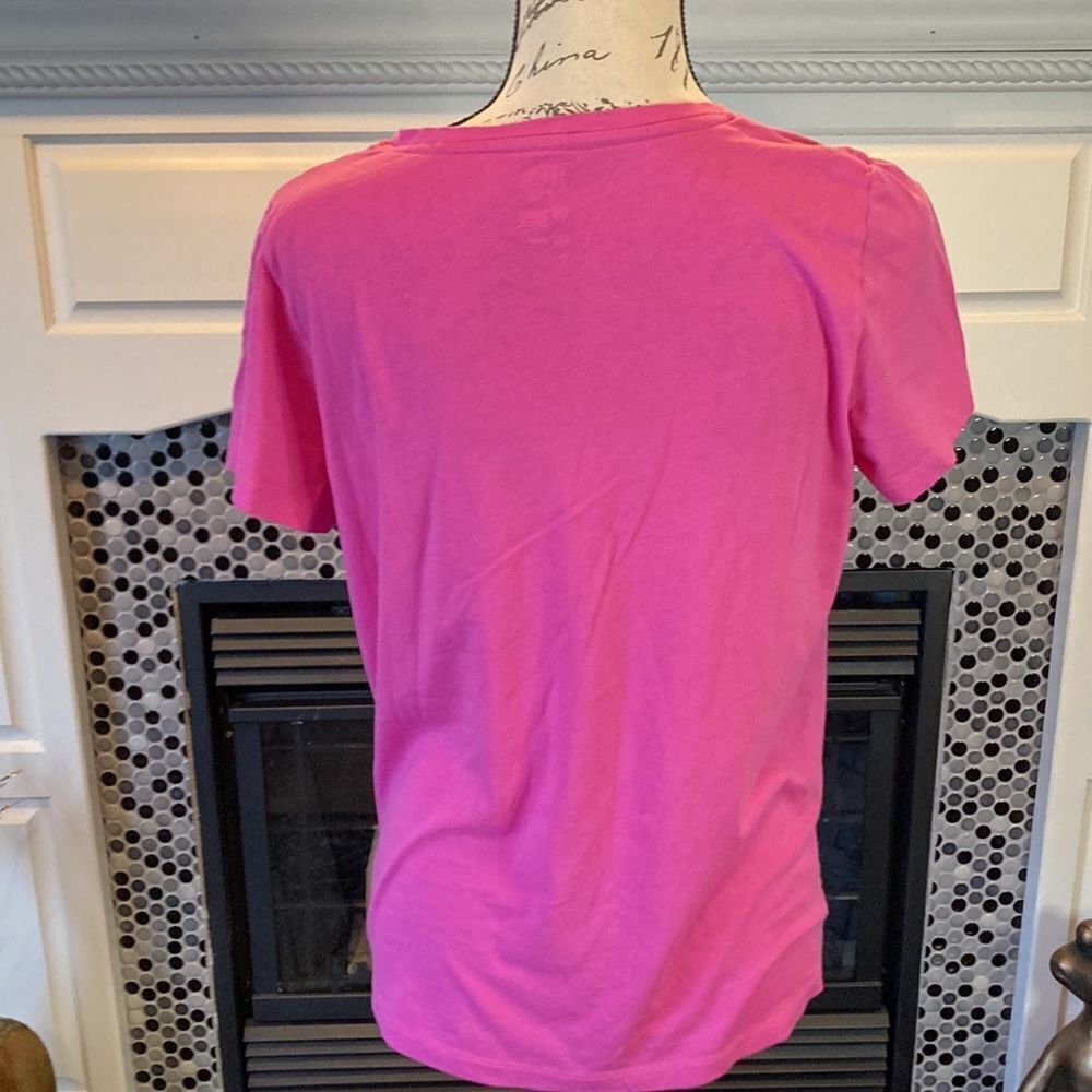 Hue pink V neck T-shirt , size medium - Picture 3 of 5